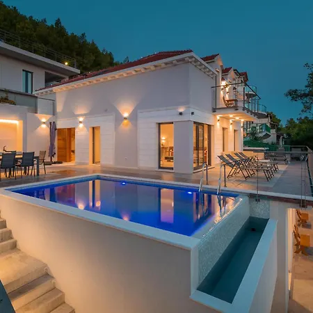 Front In Holiday home